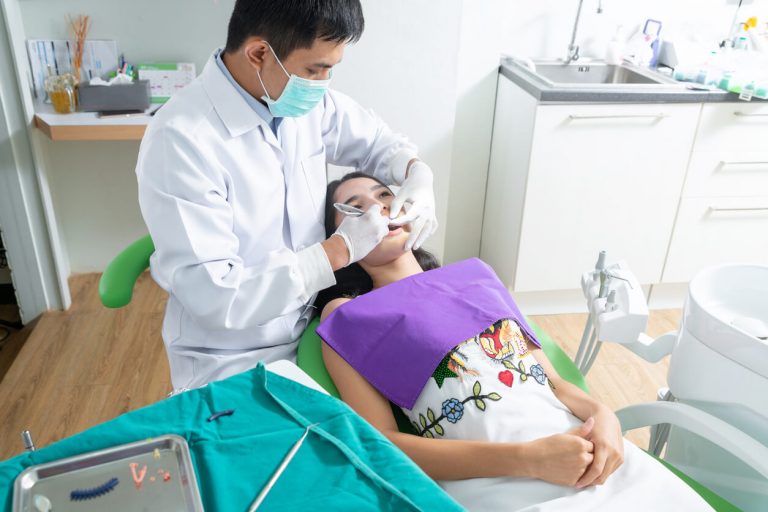 Praktek Dokter Puspita Kusumayani Dokter Spesialis Gigi Di Pedurungan, Semarang